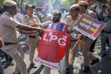 Indie válku „vymlčela“, její ekonomika i pověst utrpěly ránu