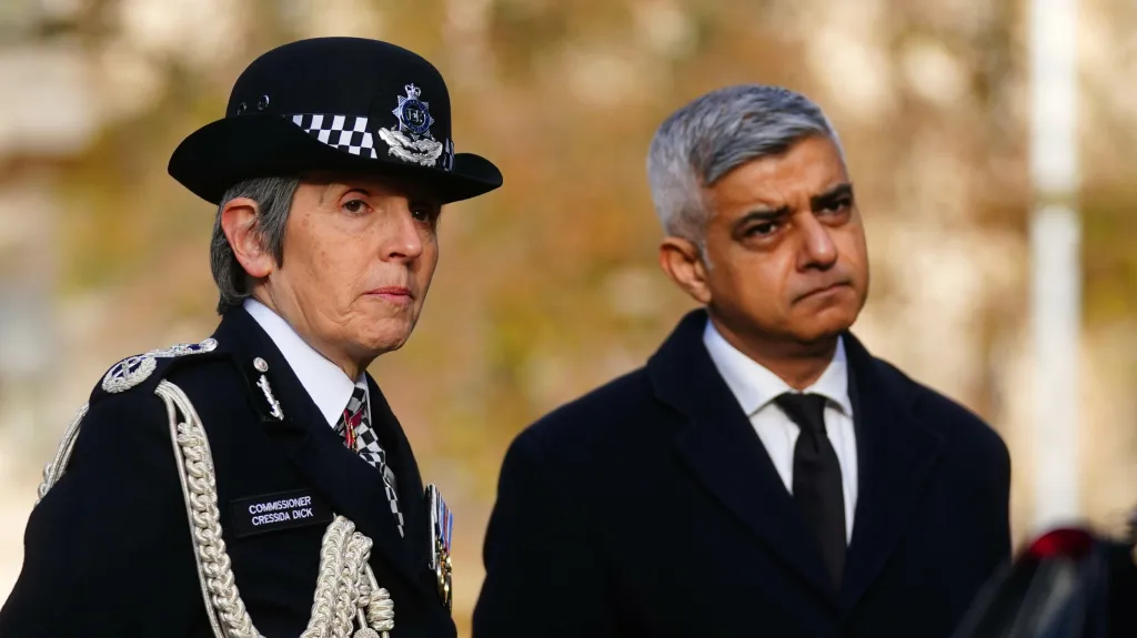 Rezignující šéfka policie Cressida Dicková a starosta Londýna Sadiq Khan