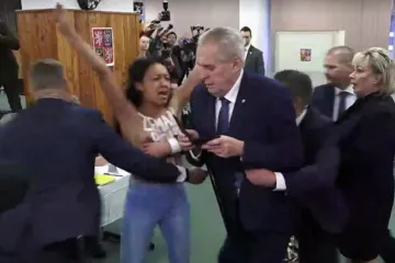 Vyběhla, ale neútočila, říká o polonahé aktivistce její obhájkyně