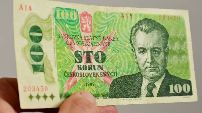 Stokorunová československá bankovka z roku 1989 s Klementem Gottwaldem