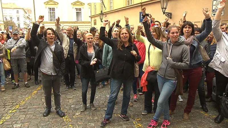 Události: Studenti UJAKu protestovali proti výtkám Akreditační komise