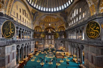 Nejslavnější mešita v ohrožení. Hagia Sofia nemusí další zemětřesení zvládnout