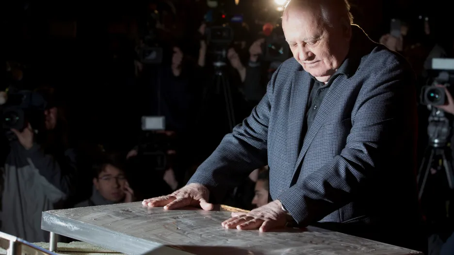 Michail Gorbačov otevřel výstavu věnovanou pádu Berlínské zdi