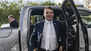 Předseda Motoristů sobě Petr Macinka