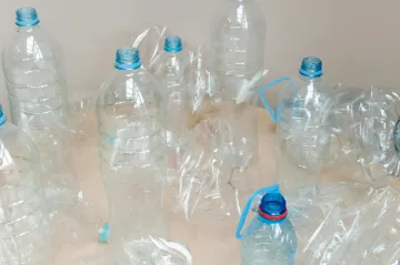 Poslanci se přeli o zálohování PET lahví