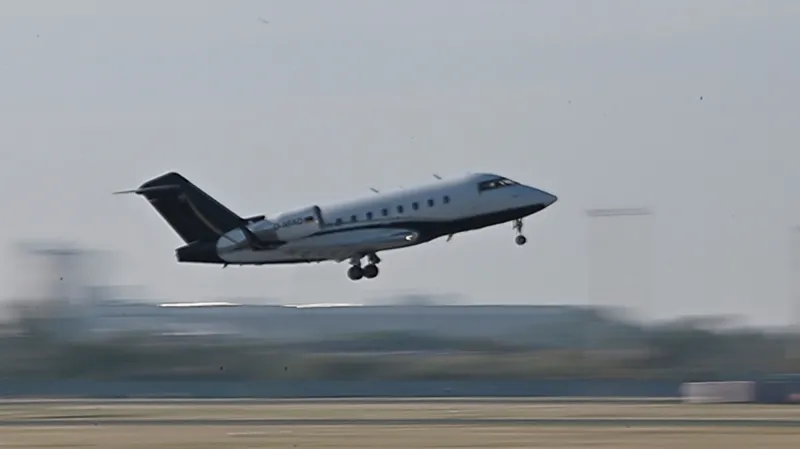 Odlet speciálu s Navalným z Omsku