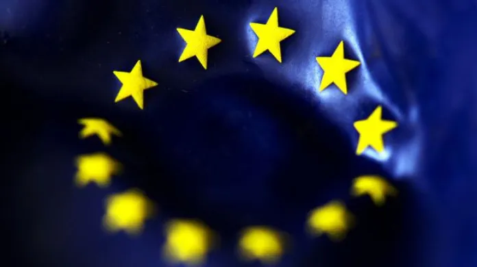 Události: Nad Prahou zavlaje vlajka EU