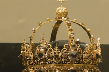 Zloději ve Švédsku ukradli královské klenoty. Policie po nich pátrá