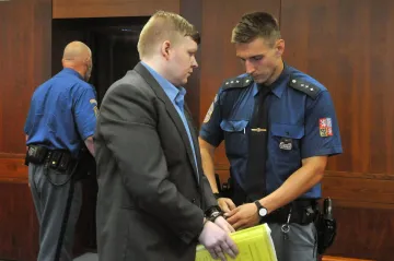 Jiřikovský z bitcoinové kauzy zůstává ve vazbě