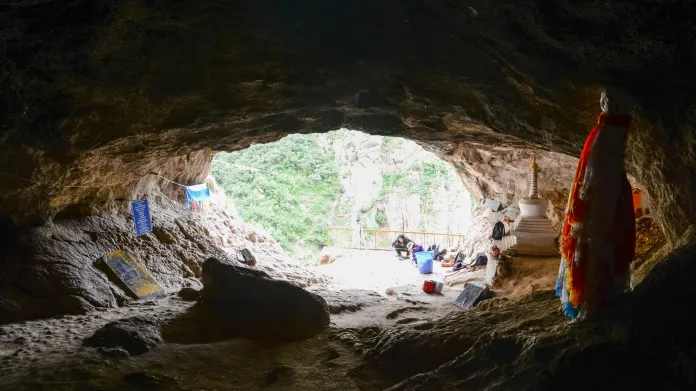 Jeskyně na Tibetské náhorní plošině, kde byla nalezena čelist denisovana