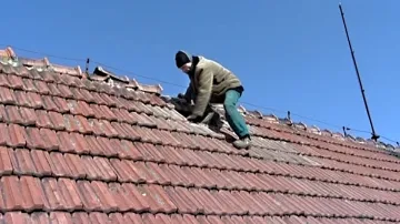 Ve špatném stavu je střecha