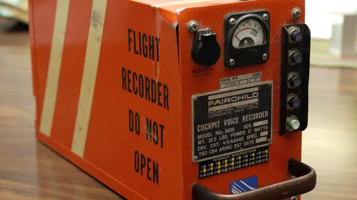 Černá skříňka pro záznam zvuku z pilotní kabiny