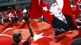 Poslední vlna čistek v Turecku zasáhla média