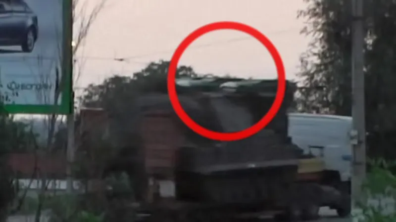 Snímek systému BUK s chybějící raketou