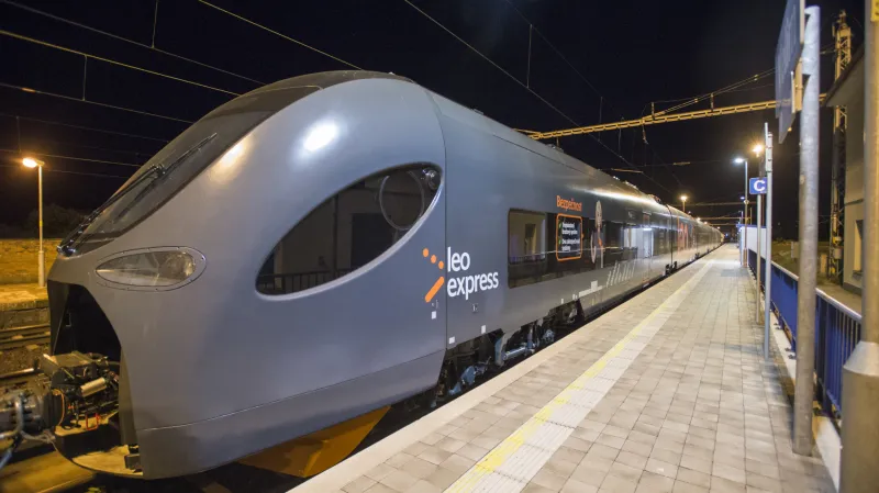Plánovaný rozmach Leo Expressu souvisí s očekávanou dodávkou nových jednotek Sirius od čínské CRRC. První souprava dorazila do ČR v září, zatím podstupuje zkoušky