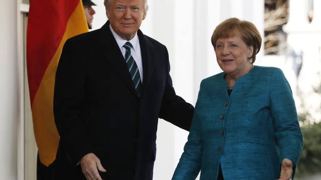 Trump a Merkelová před Bílým domem