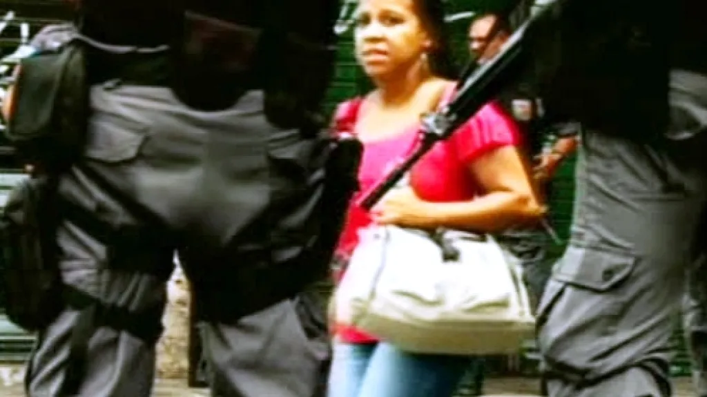 Brazilská policie v ulicích Rio de Janeira