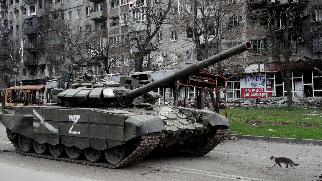 Tank ruských okupantů v Mariupolu