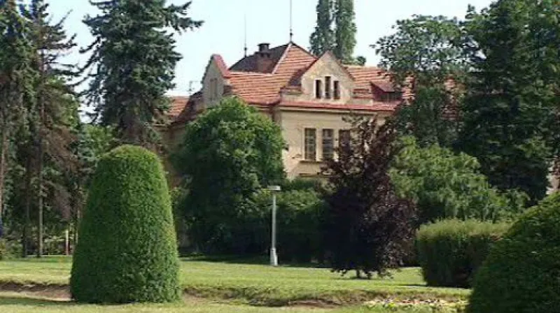 Ředitel Martin Hollý a Chantal Poullainová ve Studiu ČT24