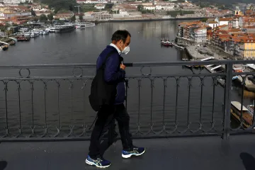 Koronavirus ve světě: Portugalsko má nejvyšší přírůstek případů od února, špatná situace je i v Moskvě