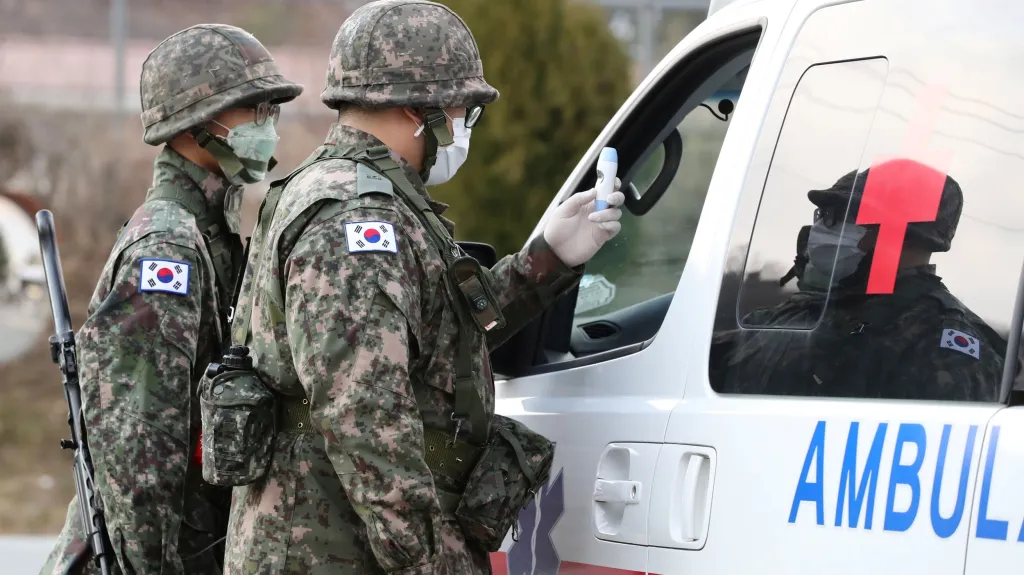 V Jižní Koreji skokově narostl počet pacientů s koronavirem