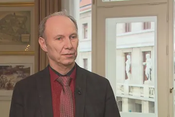 Praha měla na konci března na svých účtech přebytek přes sto miliard korun