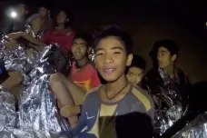 Pomoc od muže, který ví své. Thajské chlapce podpořil jeden ze zachráněných chilských horníků