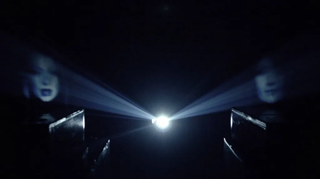 Interaktivní tech-utopická instalace G8