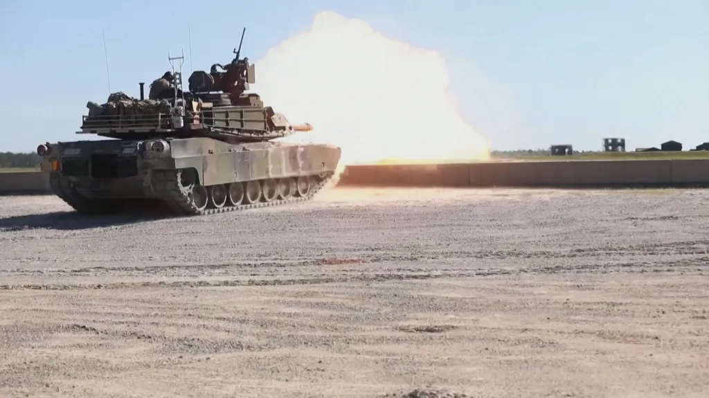 Střílející tank M1 Abrams