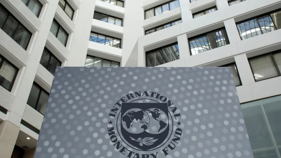 Logo MMF ve washingtonském sídle organizace