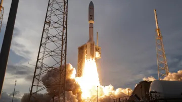 Raketa United Launch Alliance Atlas V nesoucí satelity Kuiper společnosti Amazon
