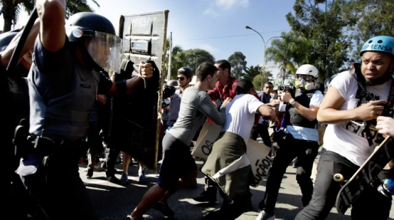 Brazílie se potýká se sociálními nepokoji