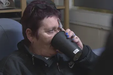 Po 37 letech na ulici má žena manžela, práci i bydlení. Vlastní klíče držela poprvé v životě