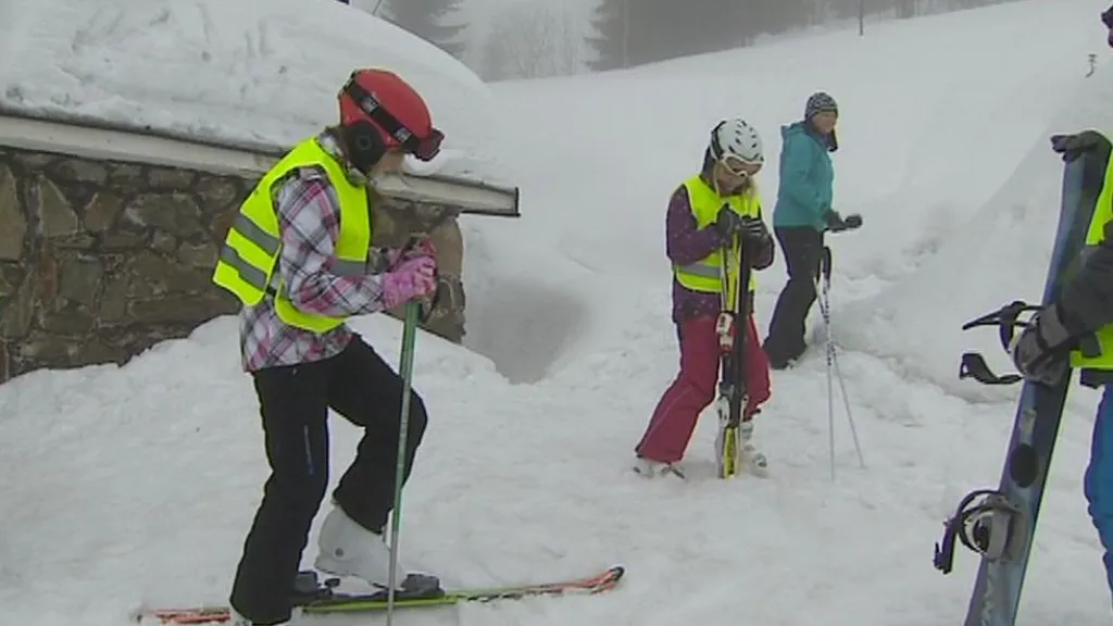 Žáci při lyžařském výcviku