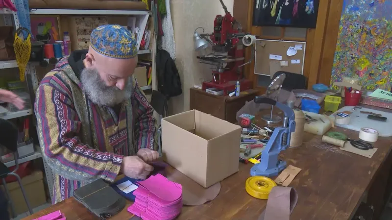 Jevgenij Rapaport ve svém obchodě