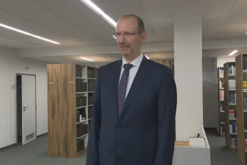 Senátní výbory jsou proti příchodu Simona na Ústavní soud. Pavel si za nominací stojí
