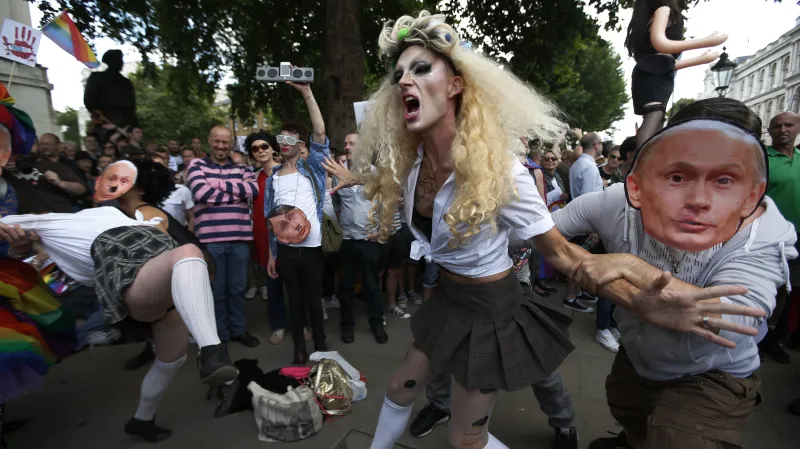 Aktivisté protestují proti ruskému zákonu