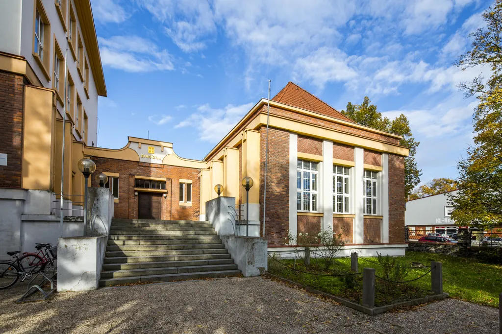 Gymnázium v Mostě (1924 - 1927)