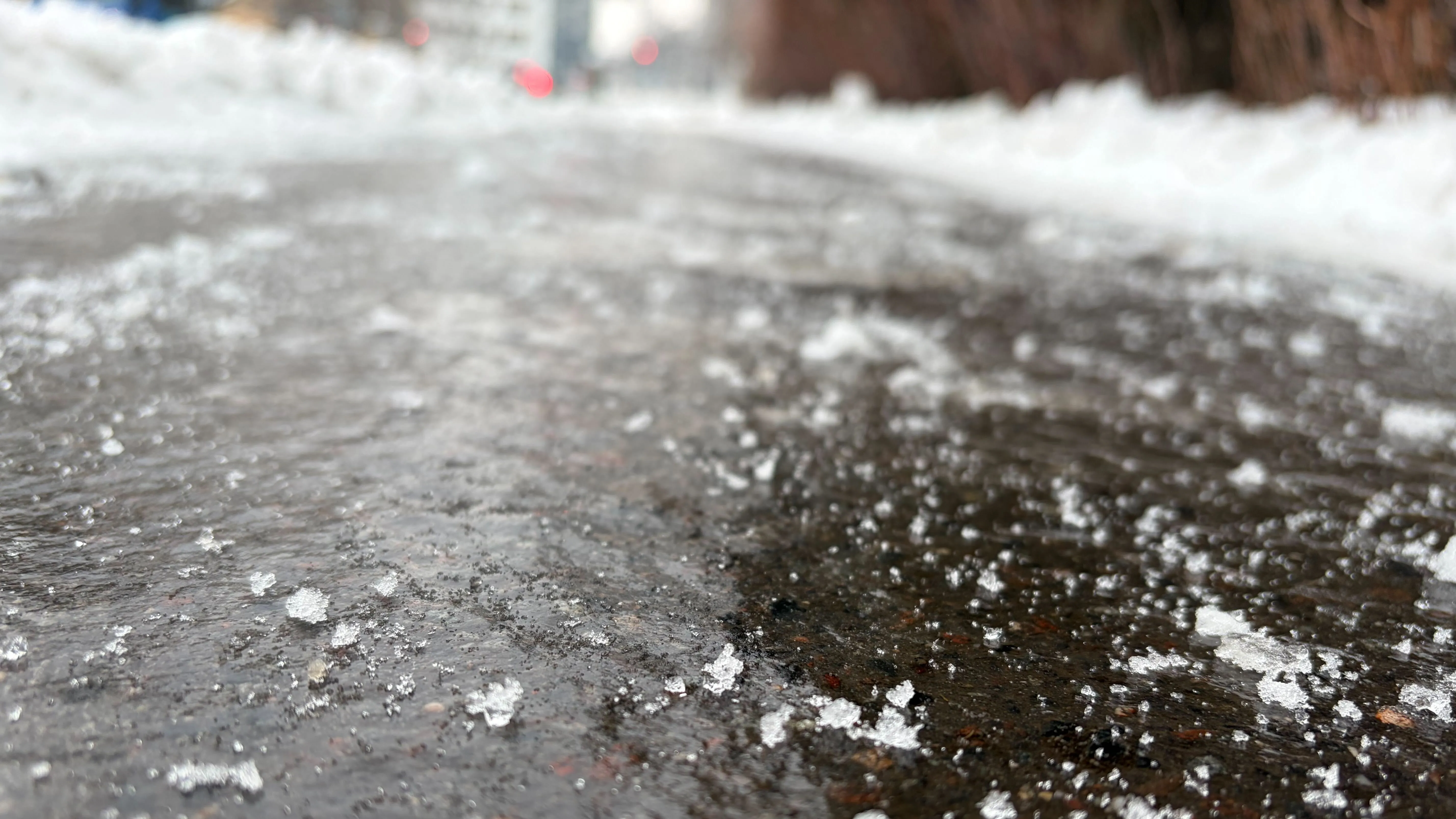 Na východě Česka se může tvořit ledovka, varují meteorologové