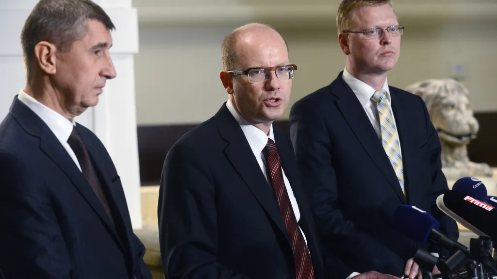 Andrej Babiš, Bohuslav Sobotka a Pavel Bělobrádek po společném vyjednávání o koaliční smlouvě