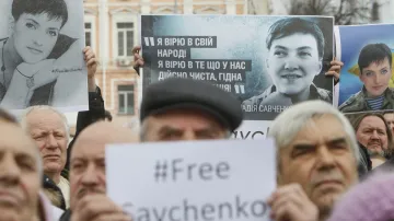 Demonstrace za osvobození Savčenkové v centru Kyjeva
