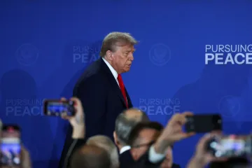 Mohou přijít zajímavé nabídky, říká Lipavský k vývoji po summitu na Aljašce