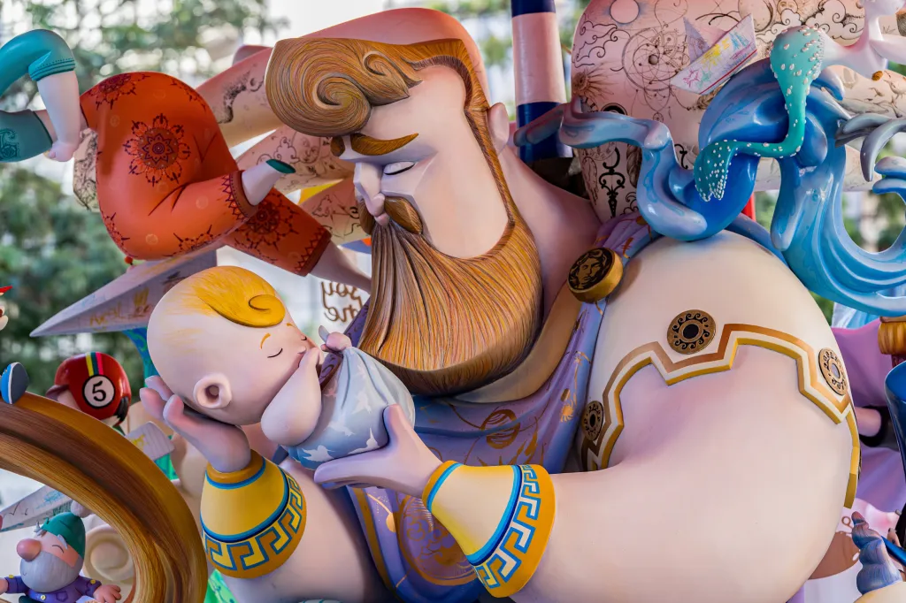 Las Fallas vhání do ulic Valencie radost každý rok od 15. do 19. března a přípravy trvají celý rok. Letošní ročník byl z obav před šířením onemocnění covid-19 přesunutý na datum 1. až 5. září