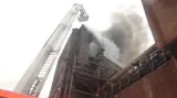 Jednotky HZS MSK při dohašování v ArcelorMittal Ostrava