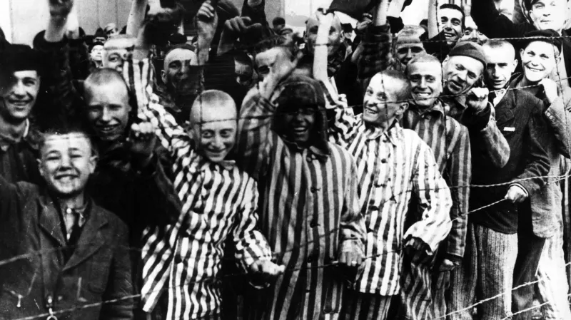 Osvobození Dachau americkou armádou na jaře 1945