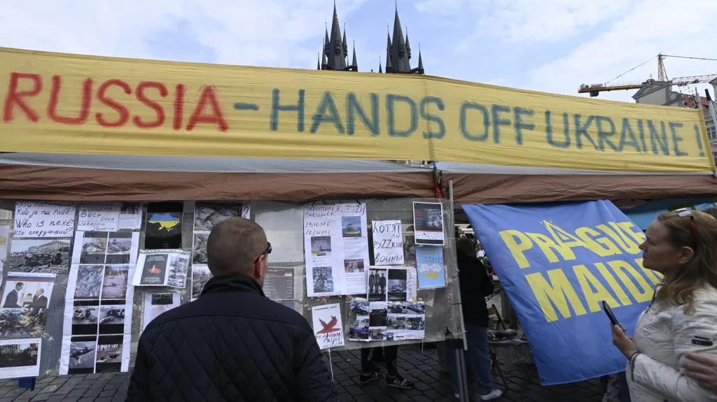 Stánek organizace Prague Maidan na archivním snímku