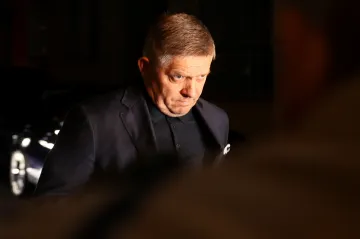Slovenská vláda nebude bránit firmám ve vývozu zbraní, prohlásil Fico