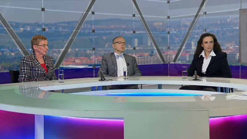 Alena Vančurová, Ladislav Minčič a Simona Hornochová v OVM