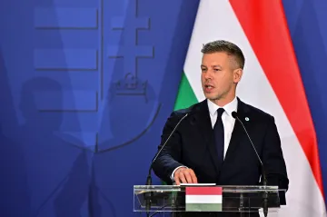 Magyar před klíčovým hlasováním obvinil Fidesz z „ručního ovládání“ prezidenta