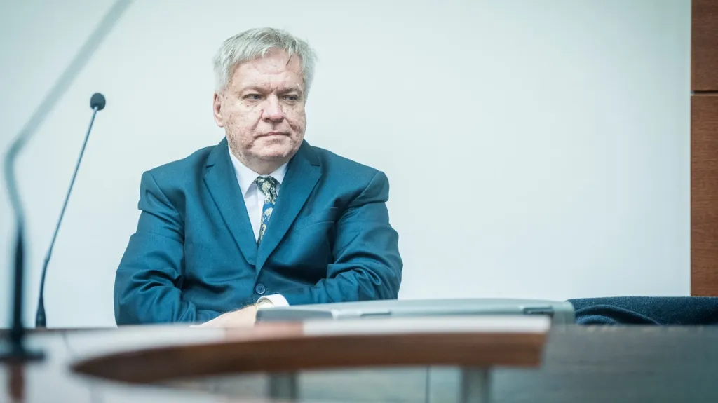 Jaroslav Barták u krajského soudu v Liberci